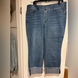 NWOT Isaac Mizrahi Capri Jeans